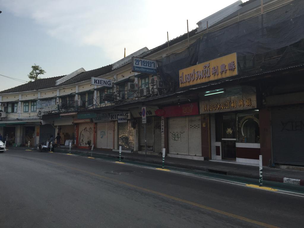Ricos Honey Place Guesthouse Bangkok Exterior photo