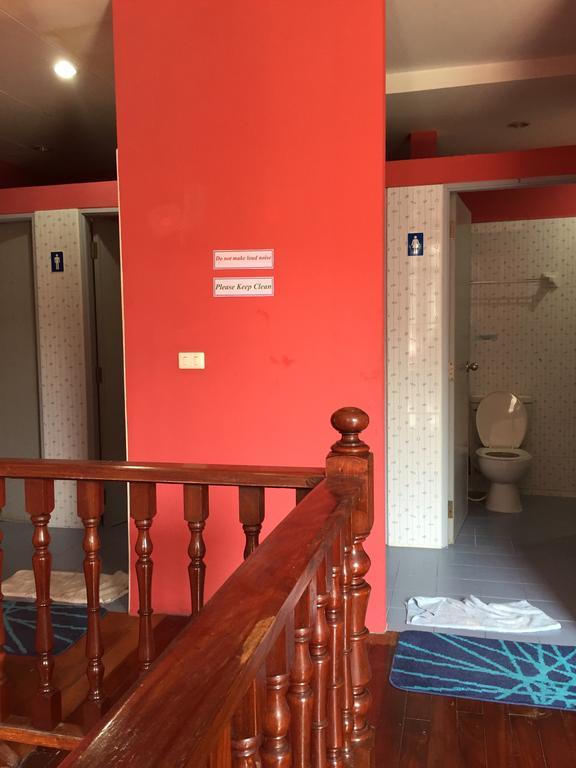 Ricos Honey Place Guesthouse Bangkok Exterior photo