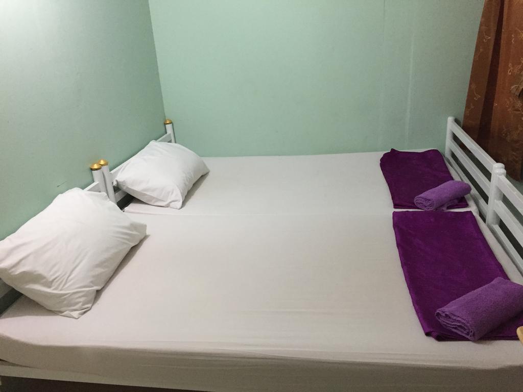 Ricos Honey Place Guesthouse Bangkok Exterior photo