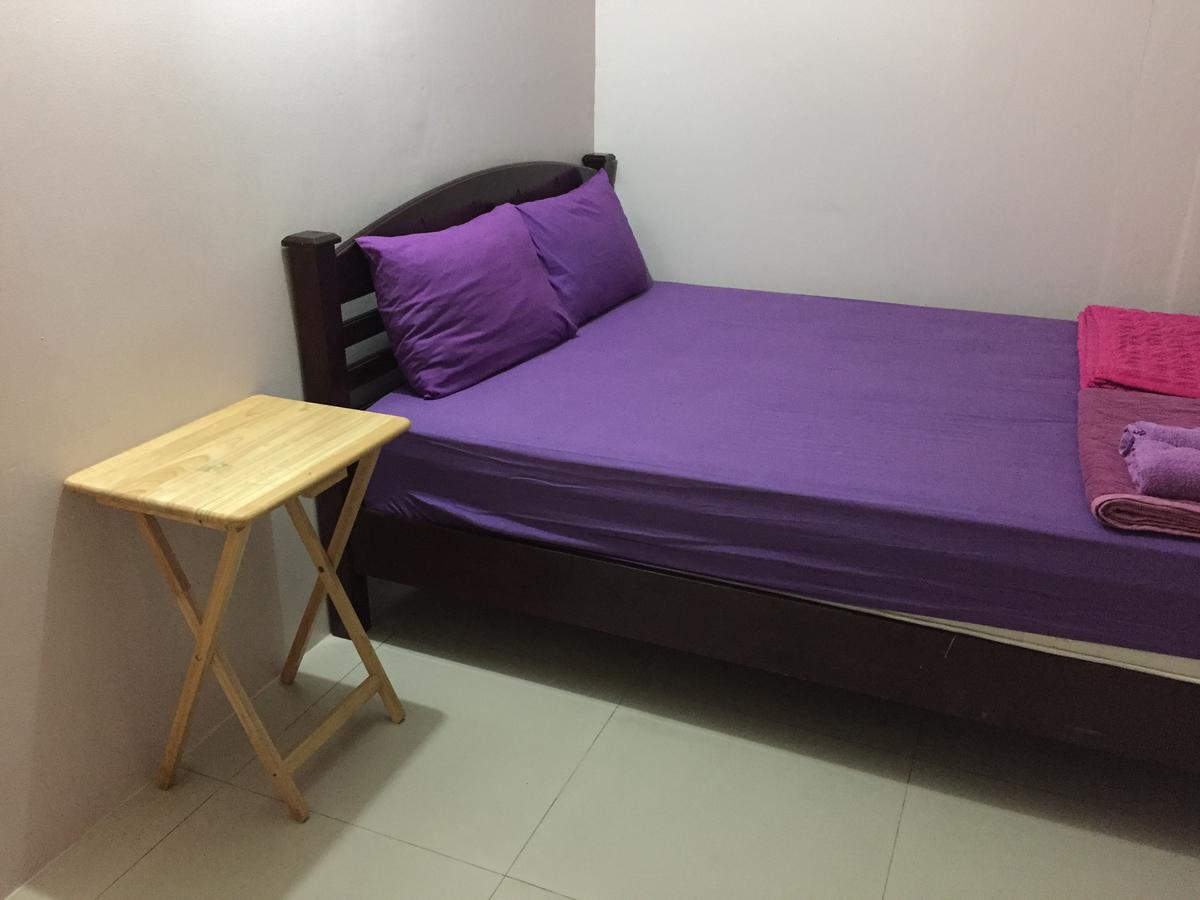 Ricos Honey Place Guesthouse Bangkok Exterior photo